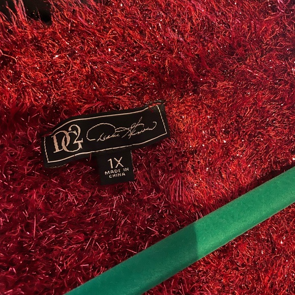 DG2 Metallic Sparkle Sweater Tunic - Picture 5 of 5